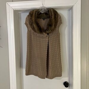 Women's Size M Medium Brown Hannah Oversized Tunic Sweater Vest Faux Fur Collar